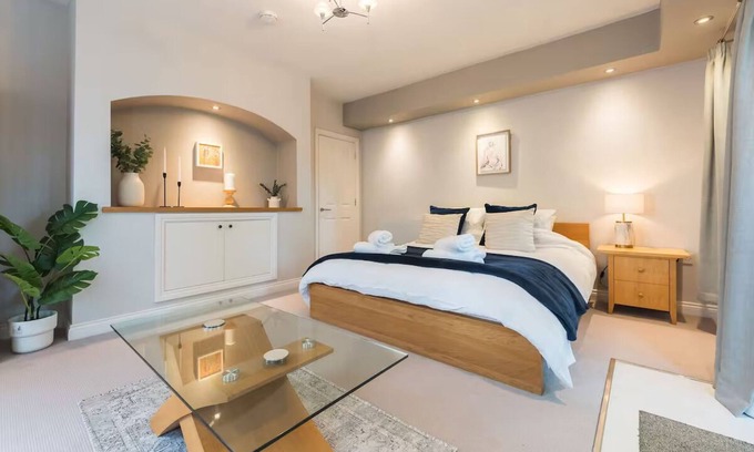 Failand Apartment | The Failand Retreat | Luxury Stay Near Bristol