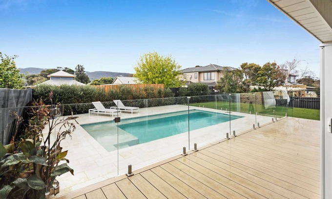 Rosebud House | The Family Beachside Escape HOUSE & GUEST HOUSE by Ready Set Stay- Pool, Linen
