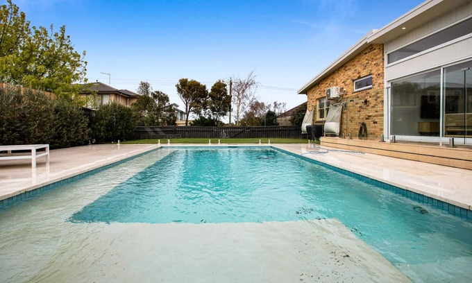 Rosebud House | The Family Beachside Escape by Ready Set Stay- HOUSE - pool, full linen