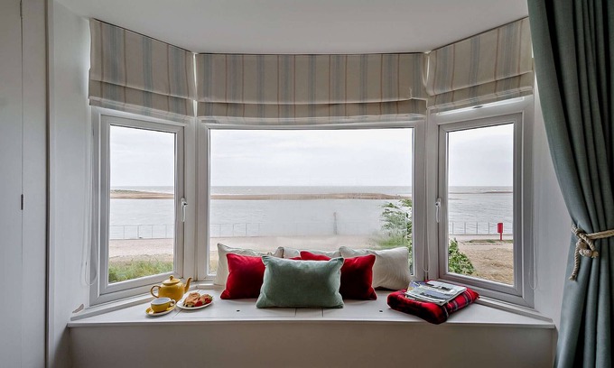 Felixstowe House | The Ferry Cottage - Three Bedroom House, Sleeps 6