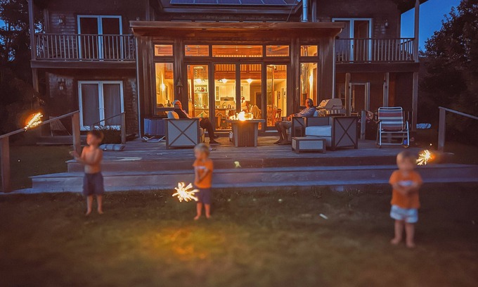 West Tisbury House | The Field House - Peaceful Martha’s Vineyard Escape with Serene Field Views