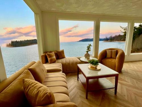 Dunes City Hotel | The Florentine Waterfront Hotel