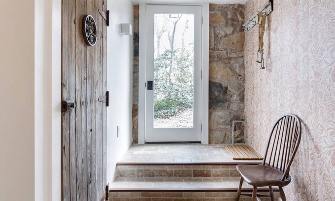 Lynn Apartment | The Forest Door-The LAP of LUXURY in the HEART of Tryon-NEW apt above Harmon Fie