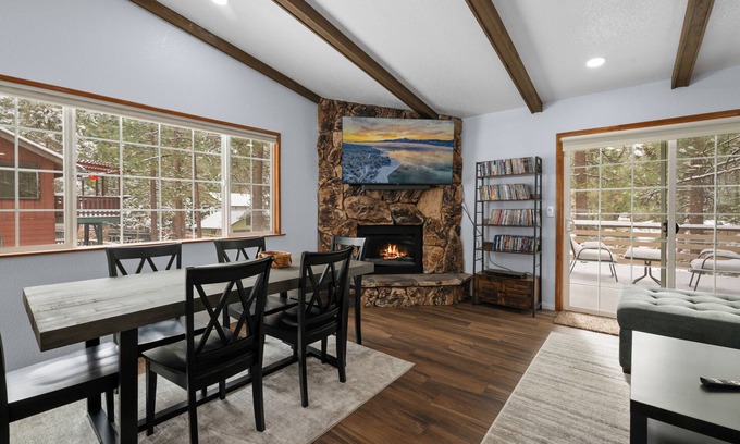 Whispering Forest Cabin | The Fox Den - Hot Tub, Smart TV, Electric Fireplace