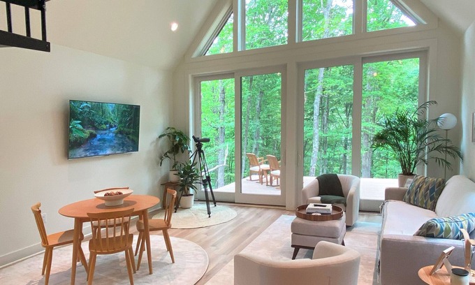 Ridgeway Cabin | The Foxtrot Mokki - Creekside cottage 2hrs from DC