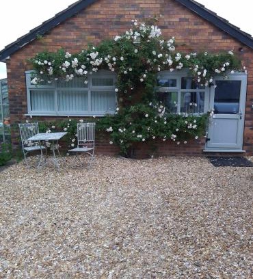 Allostock House | The Garden Room, 1 Heath Cottage