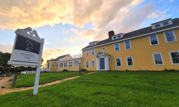 Charlestown Hotel | The General Stanton Inn
