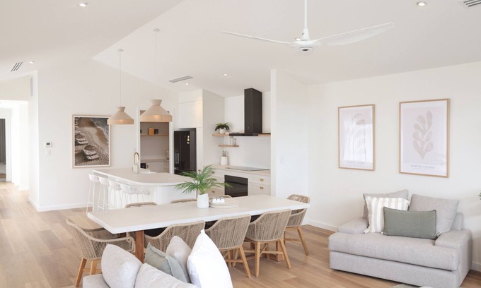 Waterhouse House | The Glasshouse - 10 Hagen Street: 3 BR, 2.5 BA House in Robe , Sleeps 6