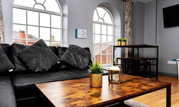 Wrexham Apartment | The Glyndwr - Berwyn House | Central Wrexham