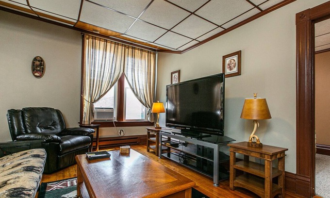 Potosi Apartment | The Governor's Suite