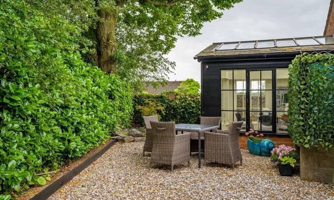 Sudbury House | The Granary at Pannels Ash Farm, Pentlow