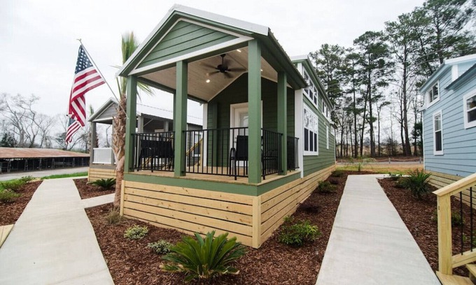 Cropwell Cabin | The Grande II · Tiny Home on Logan Martin Lake