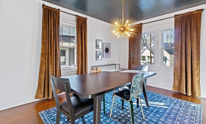 Roselawn Finance House | The Green Escape in Oakley 2 bed 1 bath
