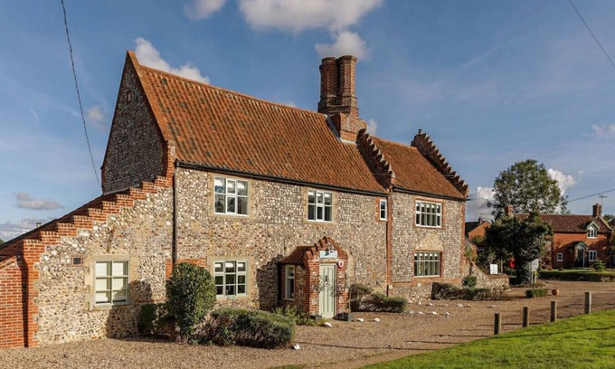 Thorpe Market Hotel | The Green House Hotel Cromer Sleeps 20 - Hot Tub
