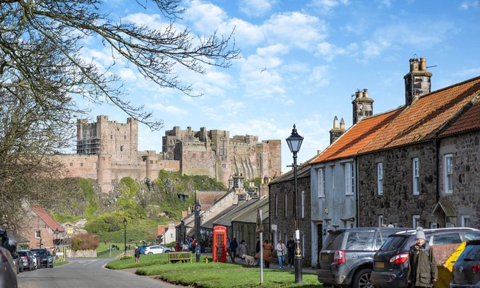 Bamburgh House | The Greenhouse - Four Bedroom House, Sleeps 8