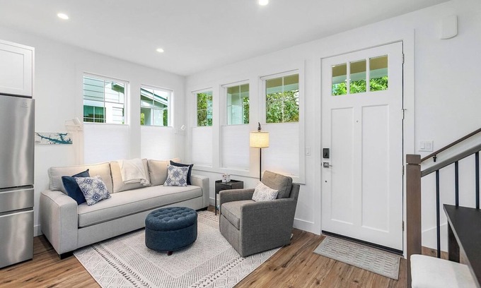 Whittier Heights Apartment | The Greenwood Gem, Seattle