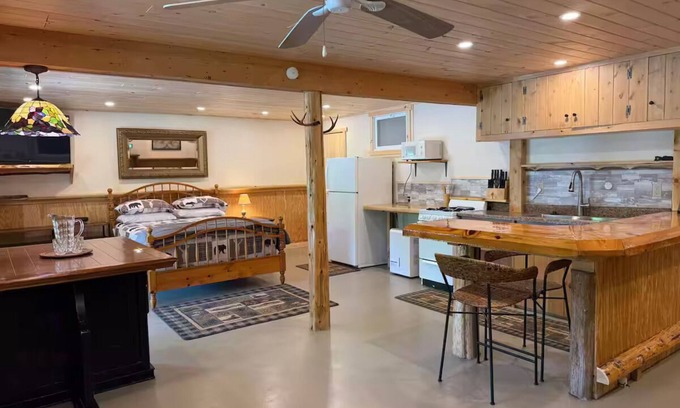 Indian Lake Cabin | The Grounded Getaway