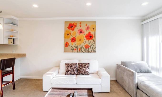 Belmont Apartment | The Grove- Parking, Gym and BBQ grill