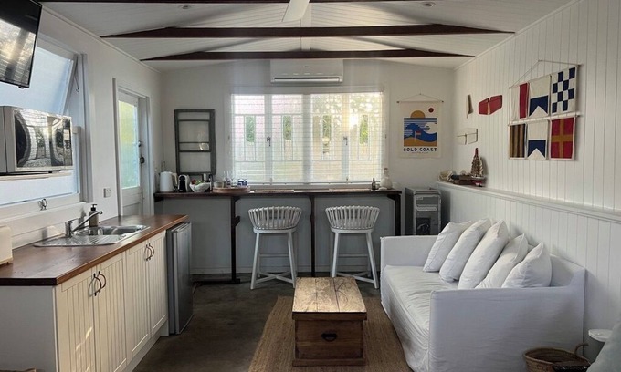 Bilinga Apartment | The Hangar is a studio space, conveniently located near Bilinga Beach