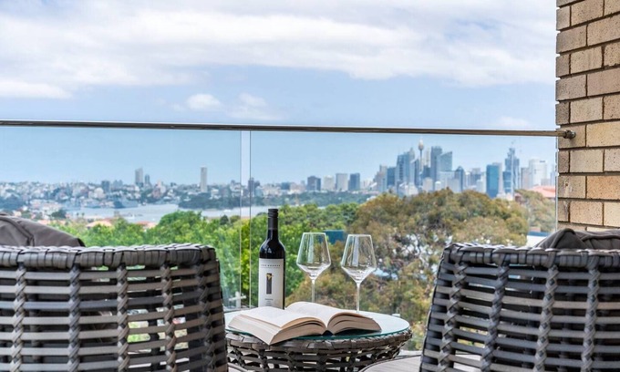 Cremorne Apartment | The Harbour View Spacious Cremorne Convenience