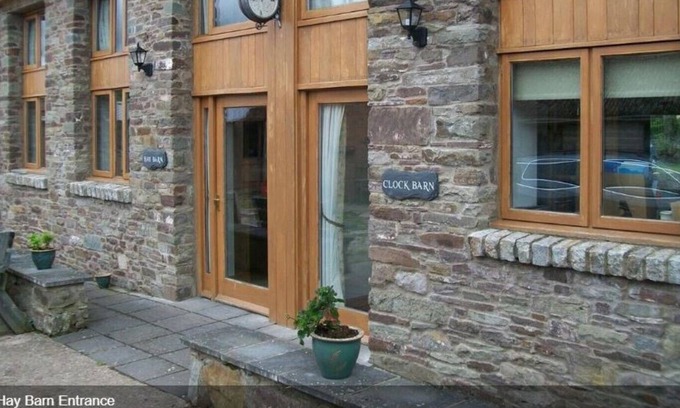 Llanfihangel Tal-y-llyn House | The Hay Barn, sleeps 6.