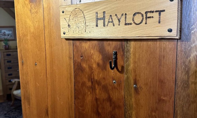 Etna Apartment | The Hayloft at The Yellow Barn Estate