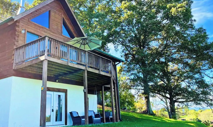 Leicester Apartment | The Healing Retreat , Asheville