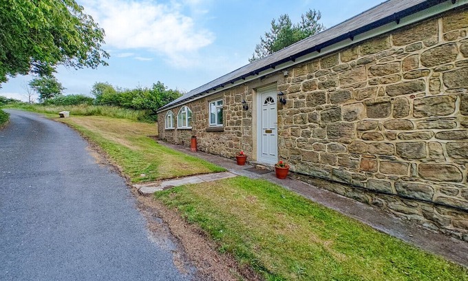 Morpeth House | The Helm Cottage - Three Bedroom House, Sleeps 6