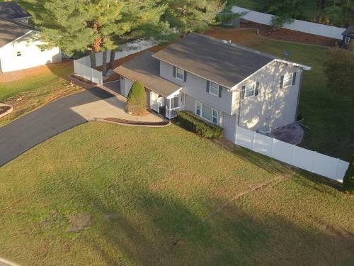 Spring Green House | The Hemlock/Hot Tub/Golf/Private Yard