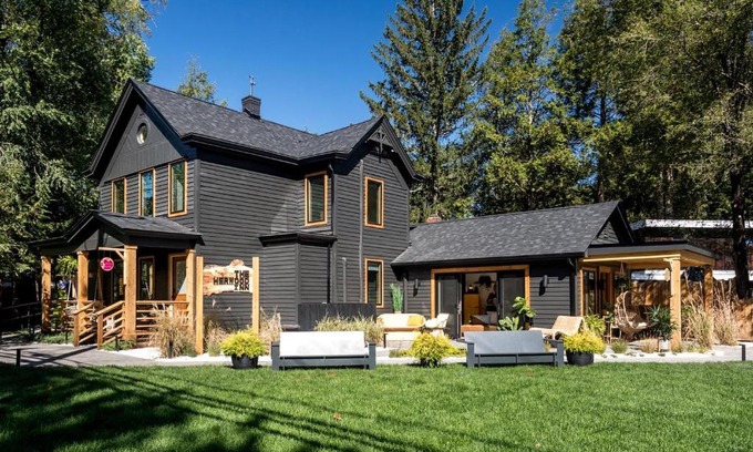 Woodstock Hotel | The Herwood Inn