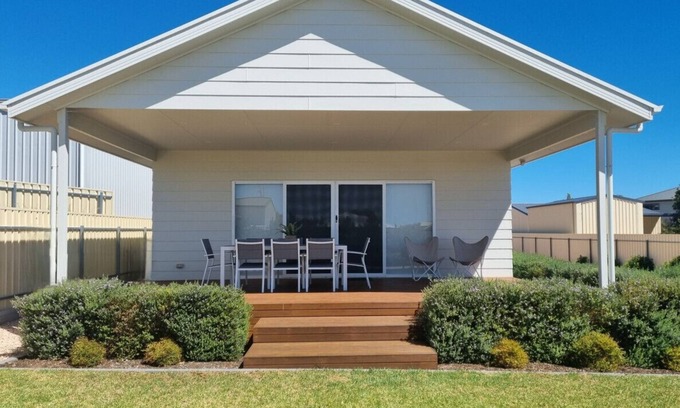 Moonta Bay Apartment | The Hideaway - Charming 4 BR Home in Moonta Bay