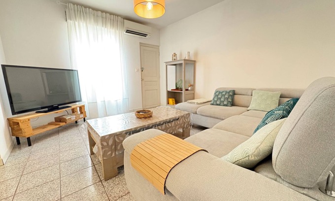 Le Bourg House | The Hideaway Narbonne : Close to the Grands Buffets