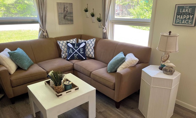 Ponshewaing Cottage | The Hideaway of Crooked Lake