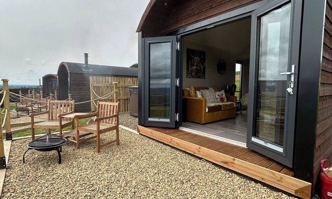 Longridge Cabin | The Highland Cow Bothy