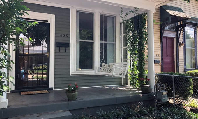 Highlands House | The Highland Fling, LOCATION, Walk to everything, restaurants & bourbon bars!