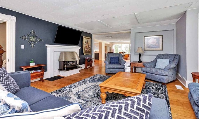 Prince Edward House | The Highway House - PEC Waterview Getaway
