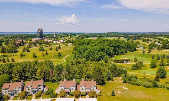 Acme Condo | The Hilltop Haven Backs to GTR's Bear Golf Course
