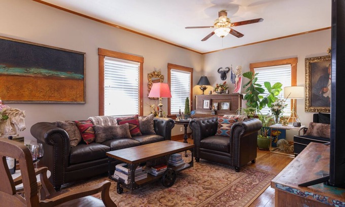 Russell House | The historic Mahoney House in Russell is ideal for families and large groups.