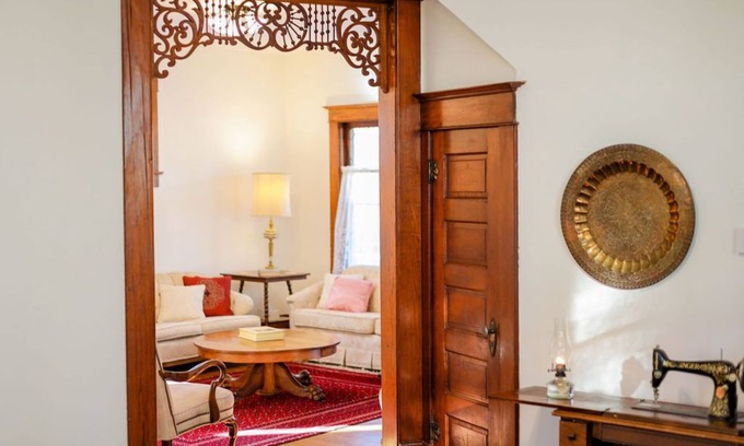 Hutchinson House | The Historic Welch House on Avenue A