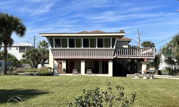 St. Augustine Beach House | The Historical Shrimper's, Large Family, Oceanside Beach House w/Lawn