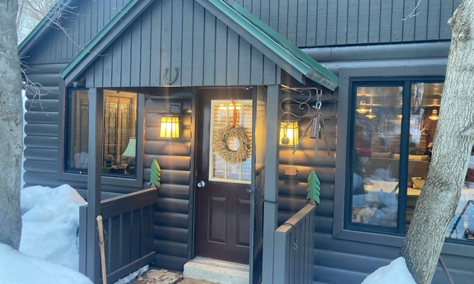 Snowbird Cabin | "The Hive" Off Grid Cabin close to SLC and Park City in Parleys Canyon, Peaceful