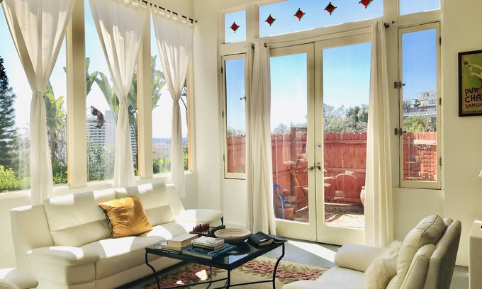 Hollywood Heights Apartment | The Hollywood Hills Experience MARCH DISCOUNT