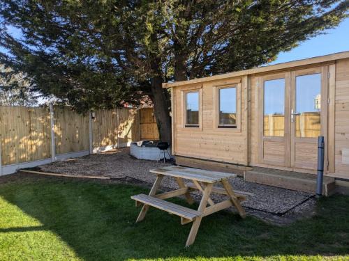 Ham Ski Chalet | The Homestead Compact