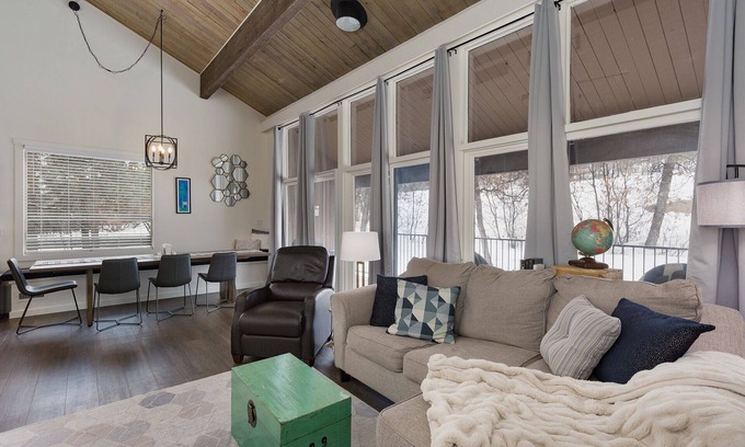 Purgatory Condo | The Honeycomb (#768) |On Golf Course - AC/Pool/Hot Tub - 10 min to Ski