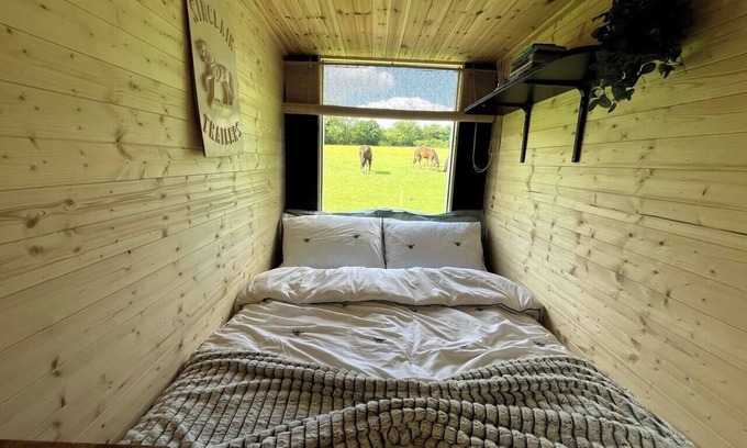 Loughborough House | The Horse Trailer - Farm Stay