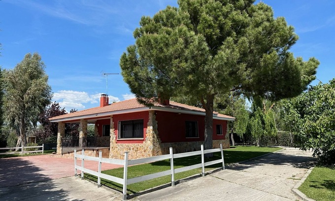 Brunete Ski Chalet | The House of Brunete
