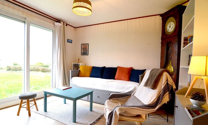 Plouezoch House | The house of KERMARIA, quiet in the bay of Morlaix