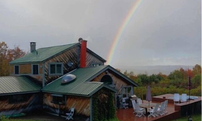 Wardsboro House | The House on the Hill, looking over the beautiful green mountains of Vermont.
