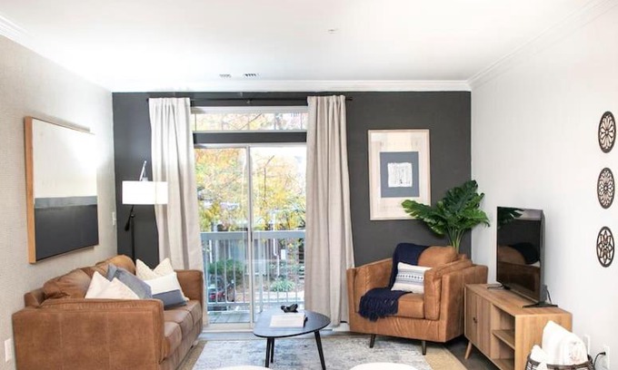 Jefferson Manor Apartment | The Hue