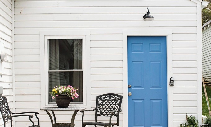 Sinks Grove Apartment | The Hunker Inn- Charming apartment in a historic building in Sinks Grove
